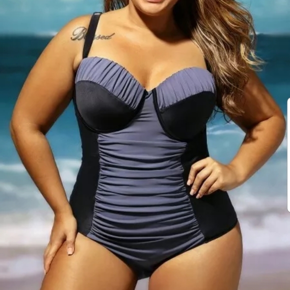 ⛱ Women's XL Black Grey Color Block Ruched 🌊 - Picture 3 of 5